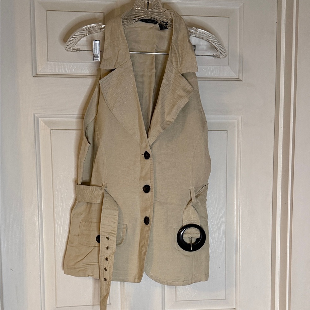 Chic Beige Button-Up Vest